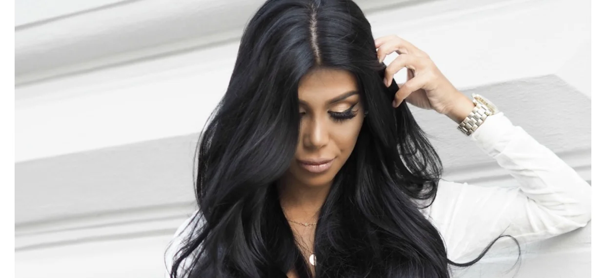 Mood Hair Extensions ❤️ Isabel Raad