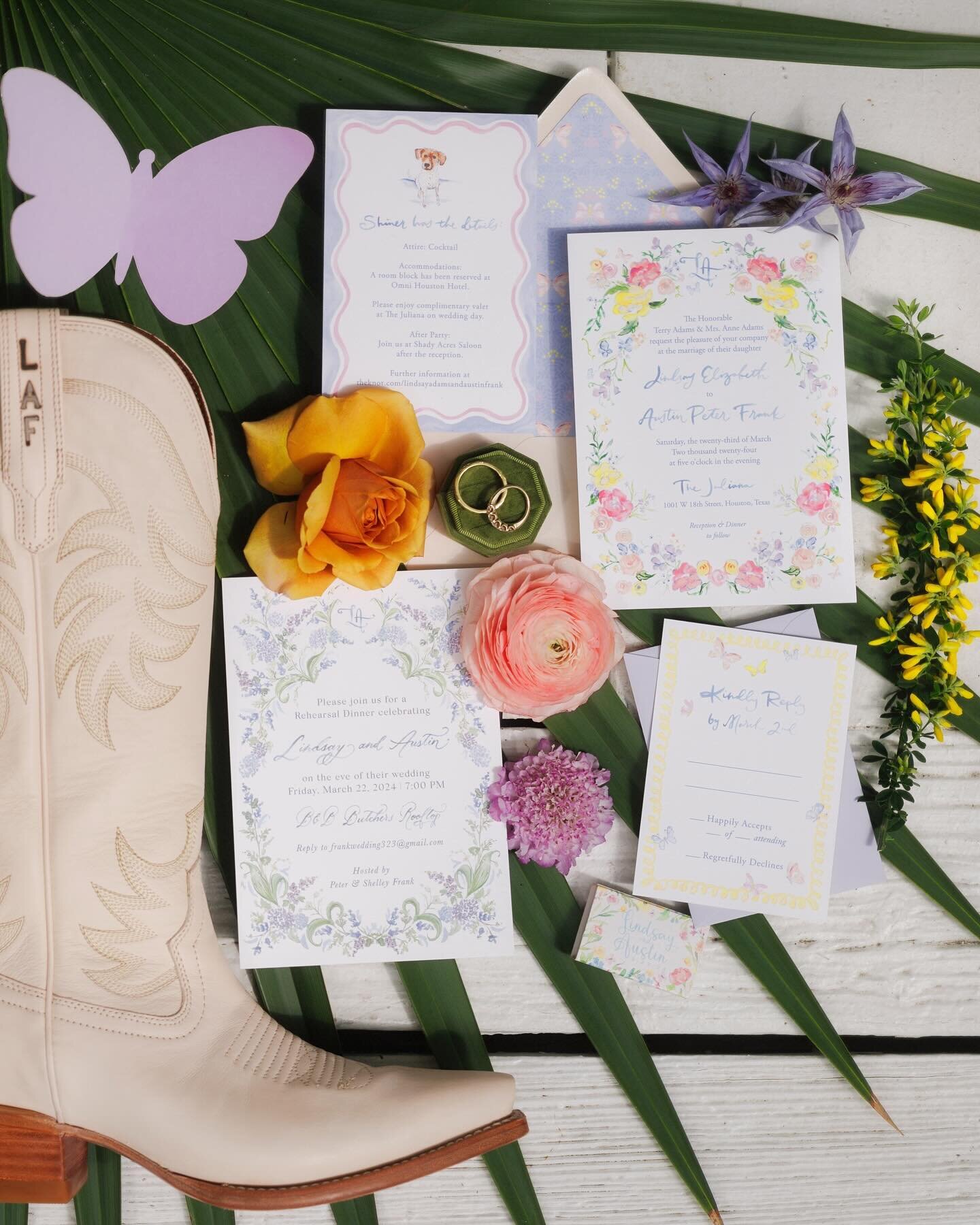 Don&rsquo;t mind us, we&rsquo;re just over here swooning at these details 😍

Planning: @bschneider1392 for Kelly Doonan Events
Photography: @marklsimmons 
Branding and Paper Goods: @studio.halfmoon 
Florals: @flowerpowerproductions 
Venue: @thejulia