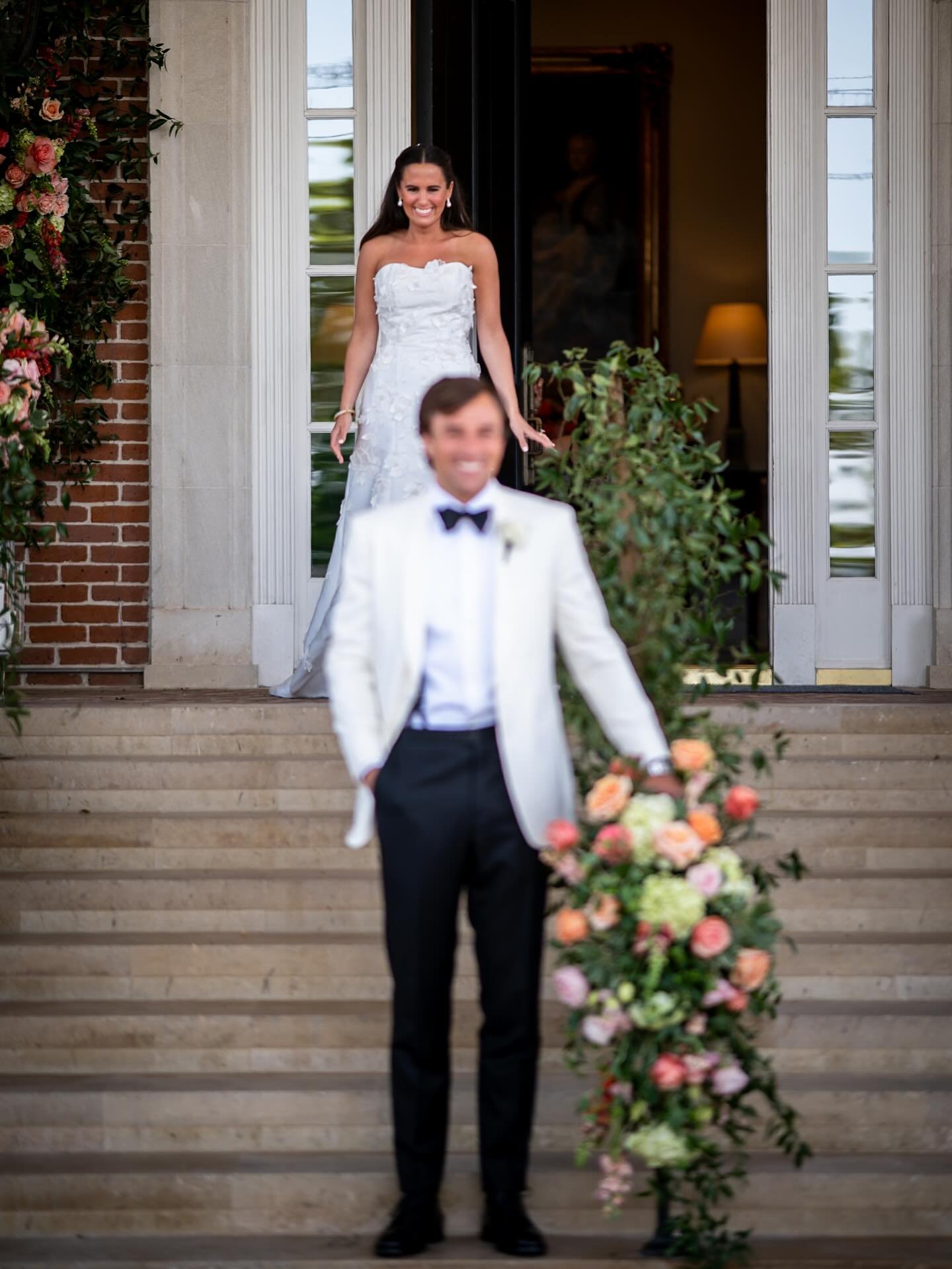 The anticipation of a first look 💖 

Planning: Kelly for Kelly Doonan Events 
Photography: @chrisbaileyphoto 
Beauty: @jentrykelleycosmetics 
Venue: @houstoncountryclub