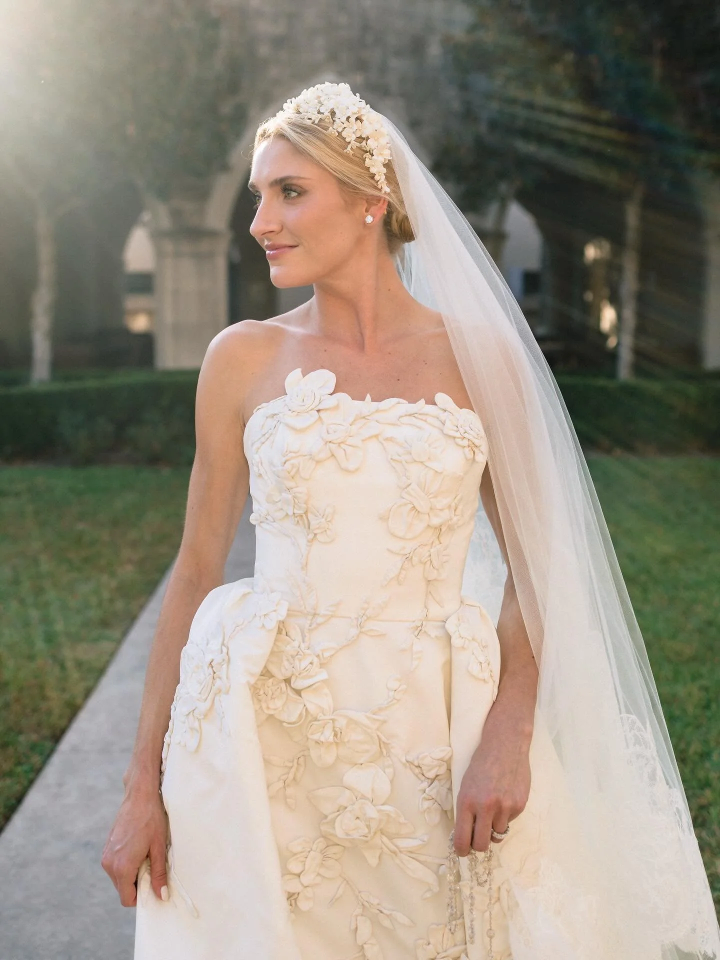 Any and all definitions of &ldquo;radiant bride&rdquo; should point straight to 👏THIS👏 photo! 

Planning: Kelly for Kelly Doonan Events 
Photography: @marcowangphotography 
Hair: @ceronhairstudio 
Beauty: @facebycorey