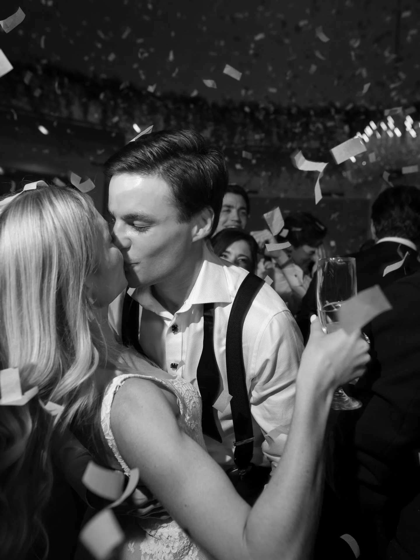 The sparkle of love&hellip;and confetti! ✨

Planning: Kelly for Kelly Doonan Events 
Photography: @carterrose 
Event/Decor Design: @swiftevents 
Vision Designer: @carrollpatrizi 
Beauty: @etoillyartistry 
Bridal Stylist: @the_one_byll 
Venue: @housto