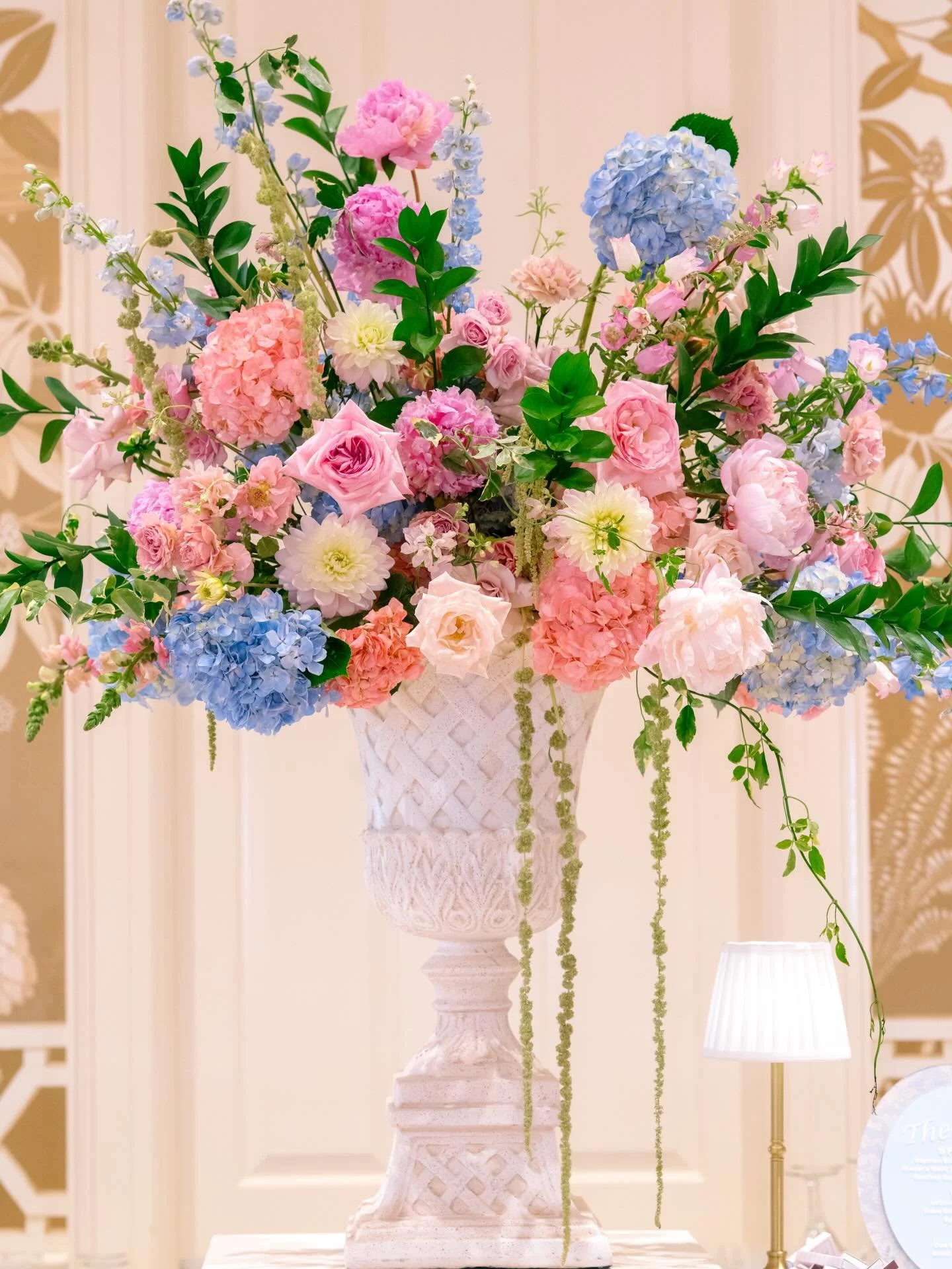 Spring has sprung! 🌹🌷🌻💐 

Planning: Kelly Doonan Events
Photography: @stephania_photo 
Florals: @flowernotehtx 
Rentals: @premier_party_rental @provisioneventstexas 
Venue: @juniorleagueofhouston