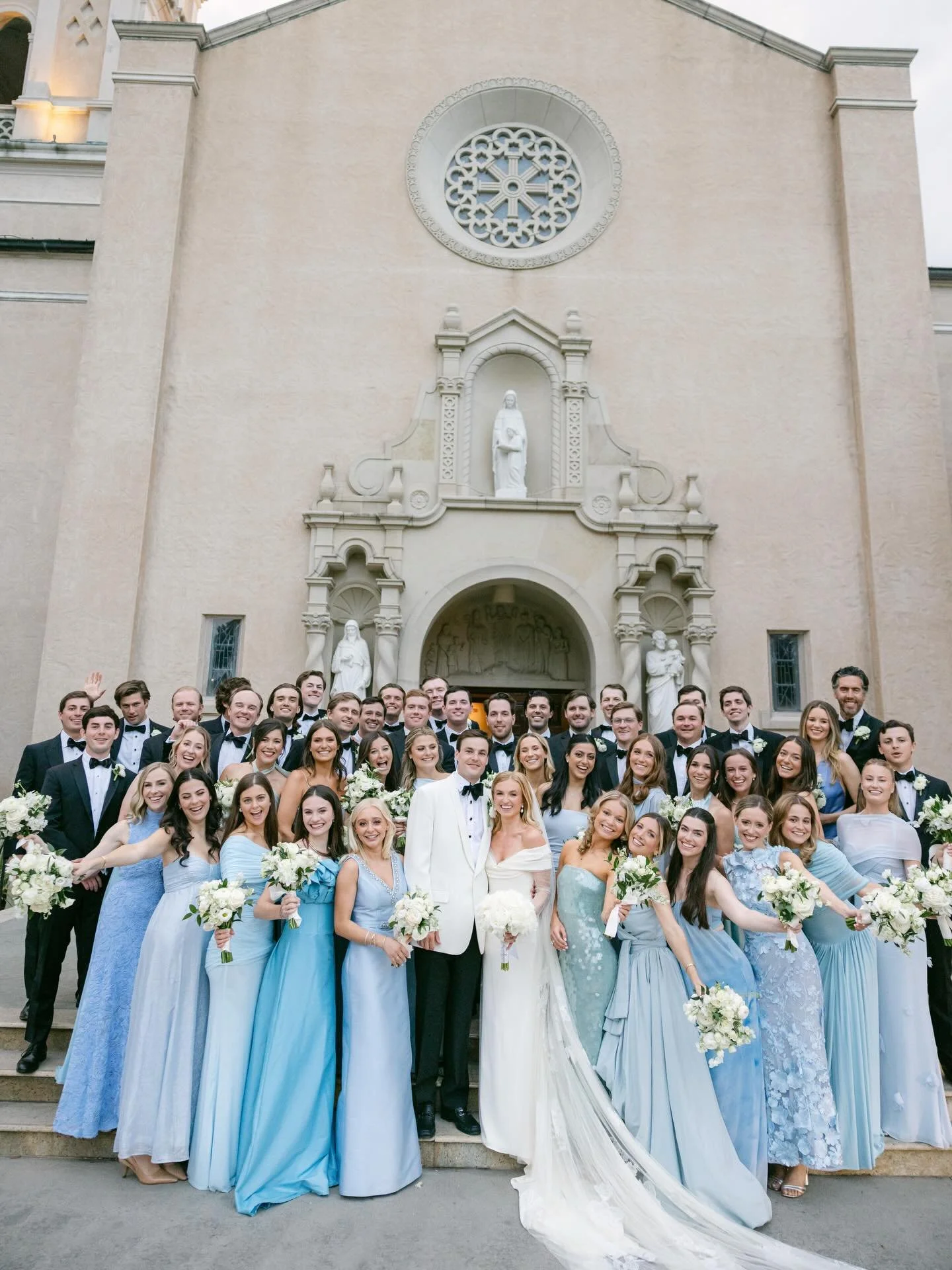 Something blue and the whole crew, too! 😘

Planning: Kelly for Kelly Doonan Events 
Photography: @carterrose 
Beauty: @etoillyartistry 
Bridal Styling: @the_one_byll 
Vision Designer: @carrollpatrizi 
Event Design and Decor: @swiftevents