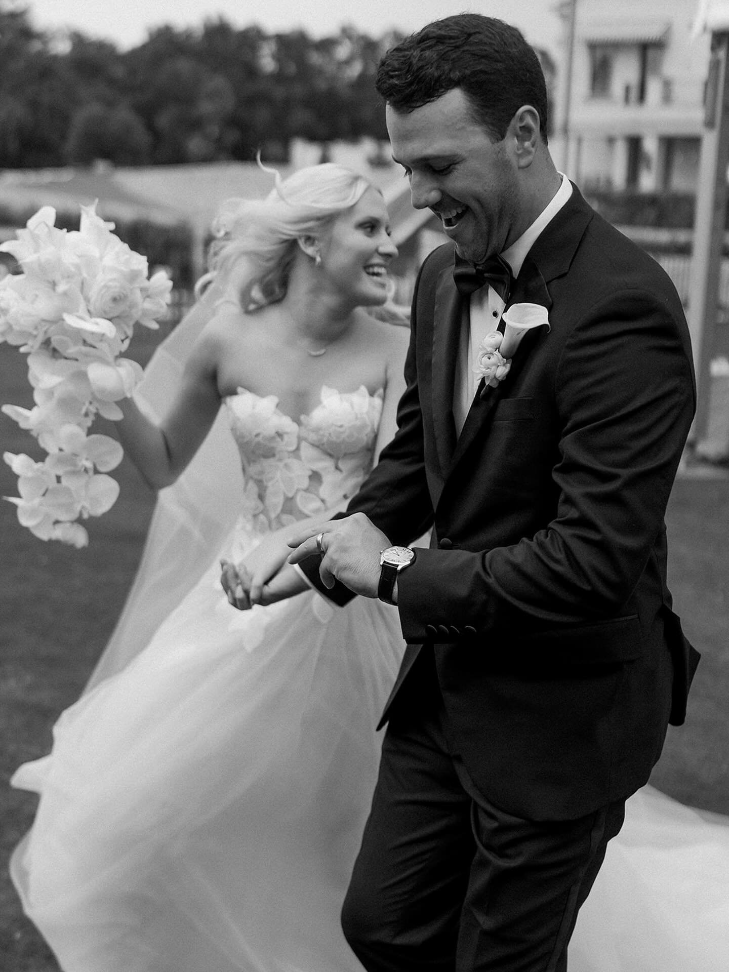Newlywed 💗JOY💗 that jumps off your screen!

Planning: @abs_rutherford for Kelly Doonan Events 
Photography: @lucystruve 
Beauty: @lovelykindbeauty 
Florals: @floraeventi 
Gown: @mirazwillinger 
Venue: @lakesidecchouston