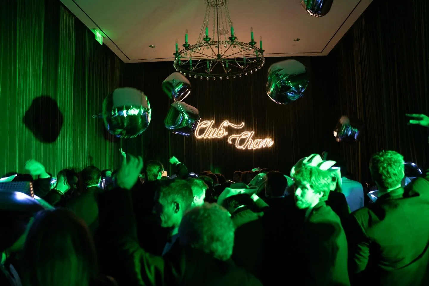 Presenting&hellip;for one night only&hellip;Houston&rsquo;s hottest club: Club Chan! 🪩💃🕺

Planning: Kelly for Kelly Doonan Events 
Photography: @stephania_photo 
Florals and Decor: @floraeventi 
Beauty: @lovelykindbeauty 
Venue: @houstoncountryclu