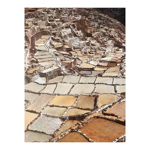 Peruvian salt farms... #colorinspiration 📸 @evansmichael11 
#weaversofinstagram