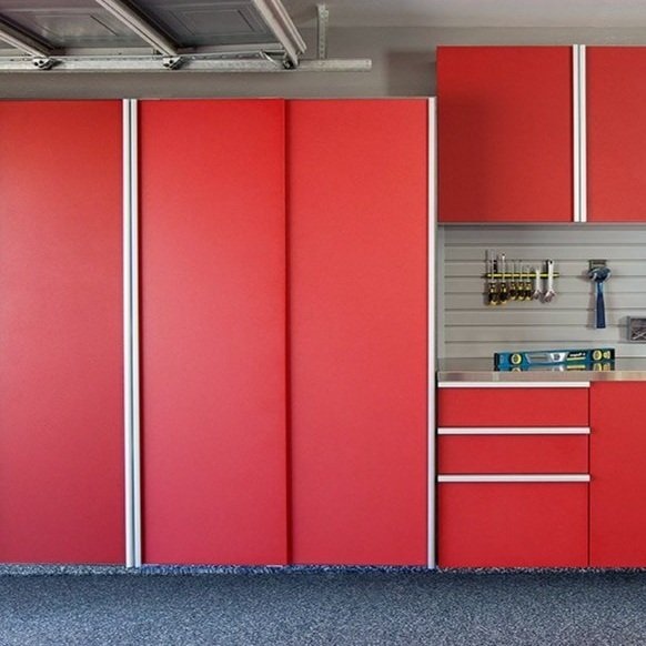 Red%2BSliding%2BCabinets%2BCLOSED%2Bw%2BStainless%2BWorkbench-Grey%2BSlatwall-Aug%2B2013.jpg