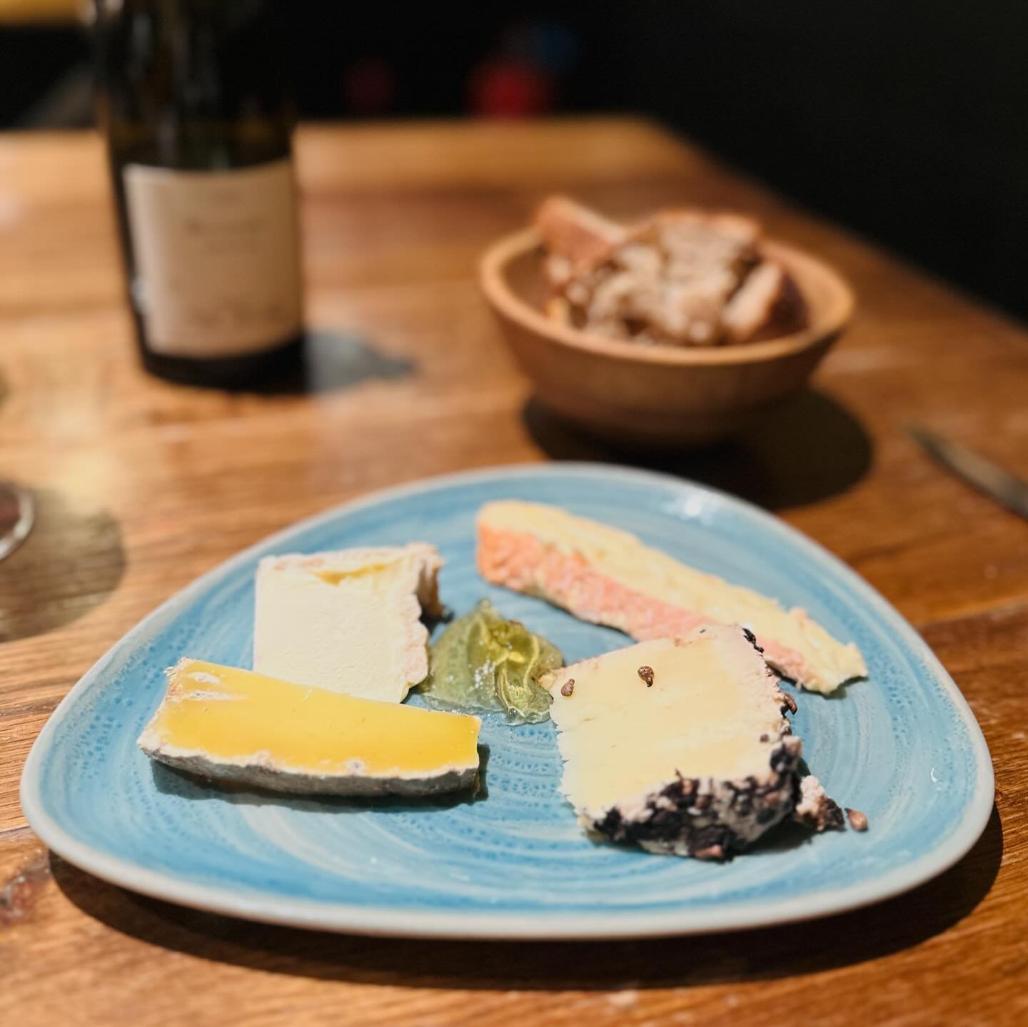When in Burgundy, you have to stop at @tabledusquare for a meal. The food is consistently satiating, heartwarming, comfortable, and nostalgic. The service is always warm and inviting and the wine list will satisfy even the pickiest nerd. I always loo