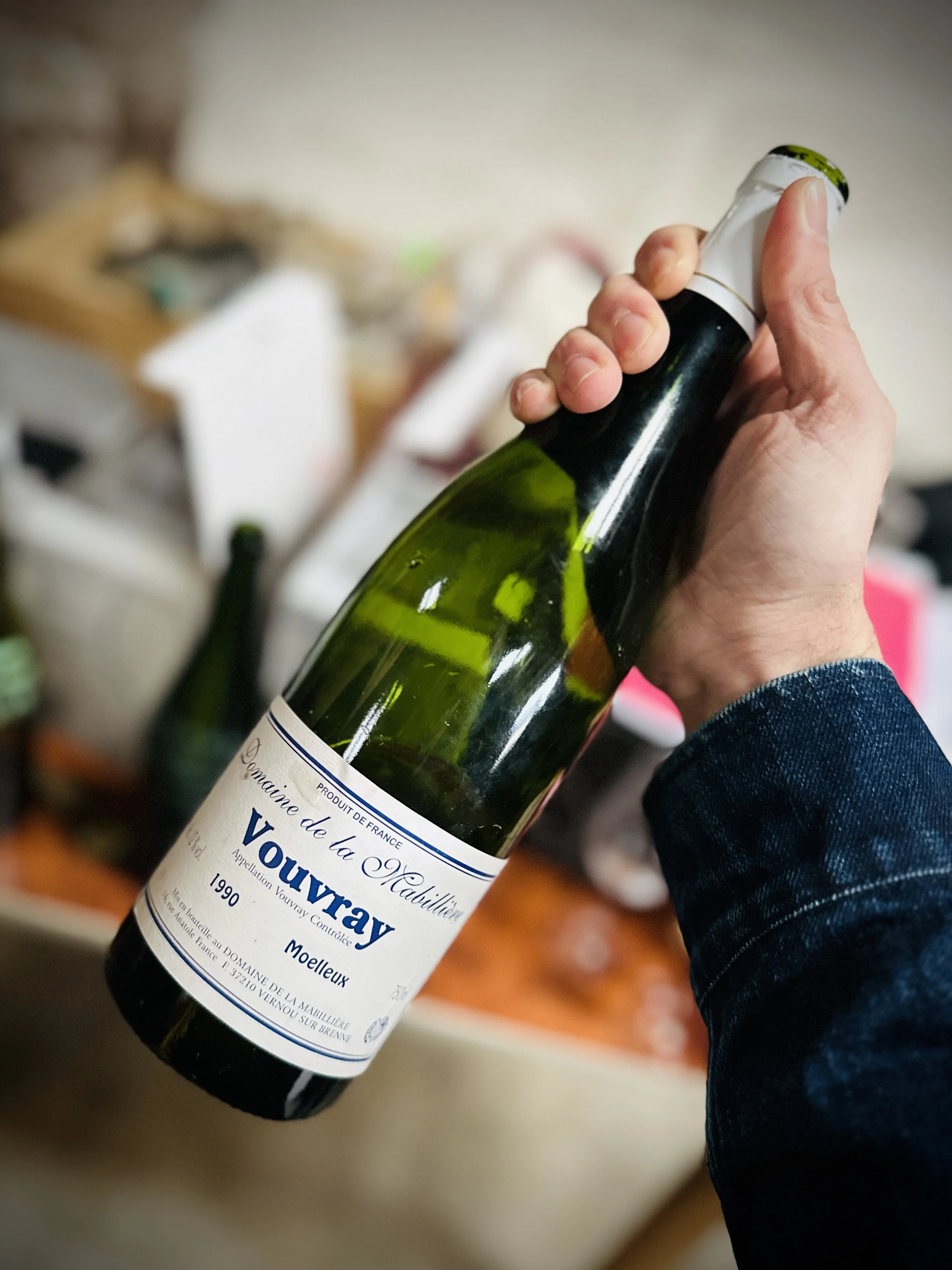 DOMAINE BRETON 1990 VOUVRAY MOULLEUX.jpg