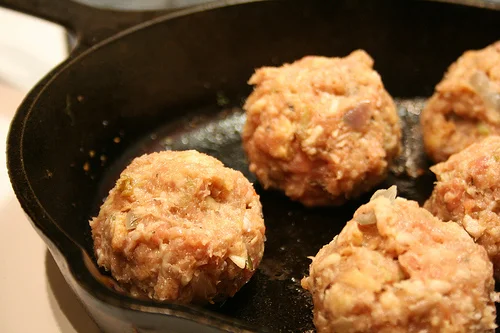 turkey meatballs www.talkoftomatoes.com