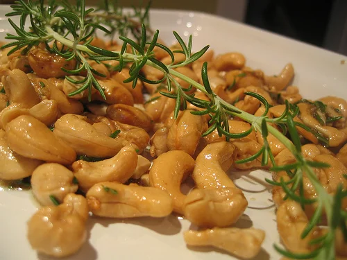 roasted cashews