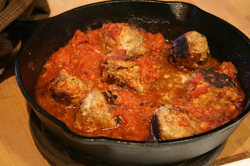 meatballs in red sauce www.talkoftomatoes.com