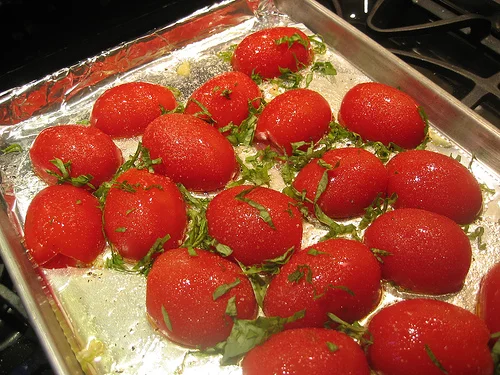 slow roasted tomatoes www.talkoftomatoes.com