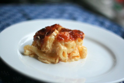 macaroni and cheese www.talkoftomatoes.com