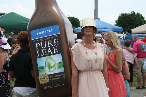 Kentucky Oaks: fillies, lilies and frillies.