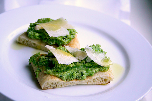 Minted Pea Puree (topper for bruschetta)