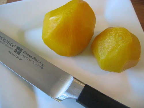 kitchen skills: sharpening knives gives me the chills.