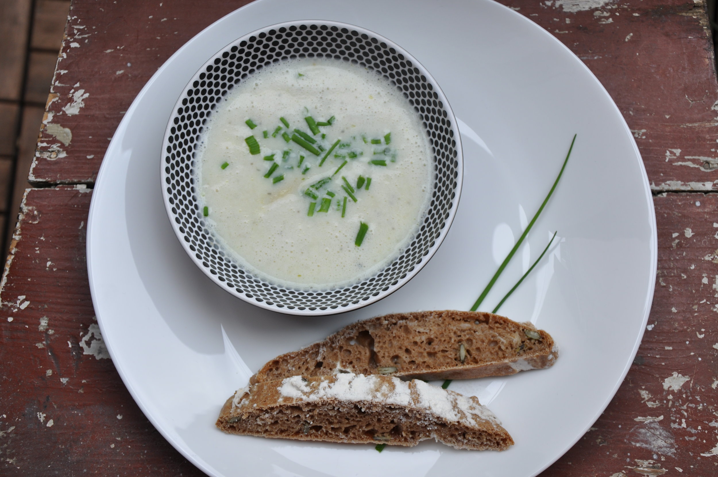 Creamy white asparagus soup
