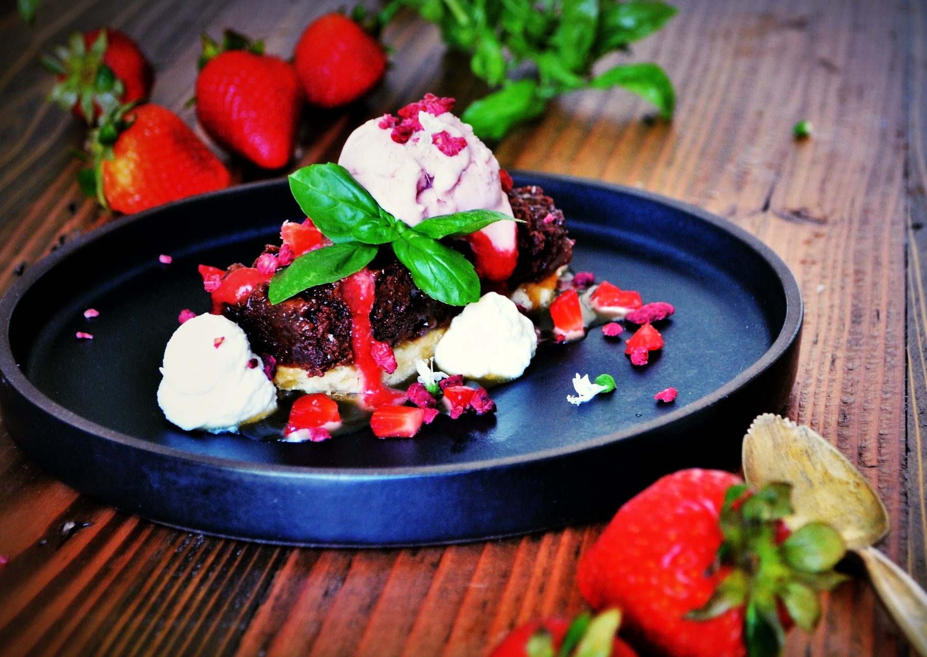 All the Textures of the Strawberry