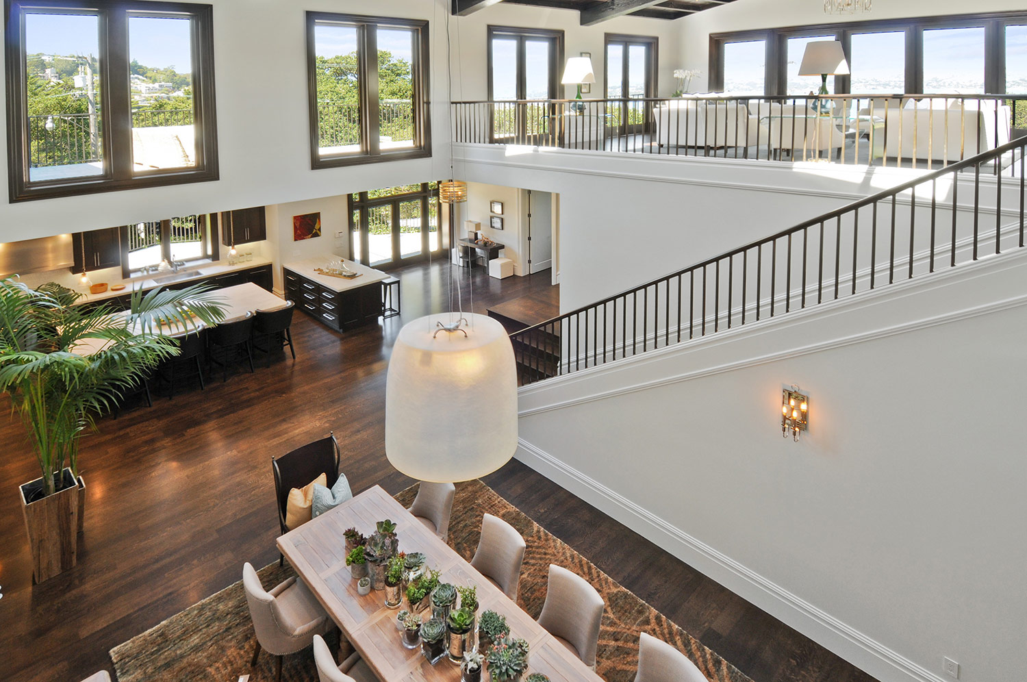 dining table, open floor plan, kitchen