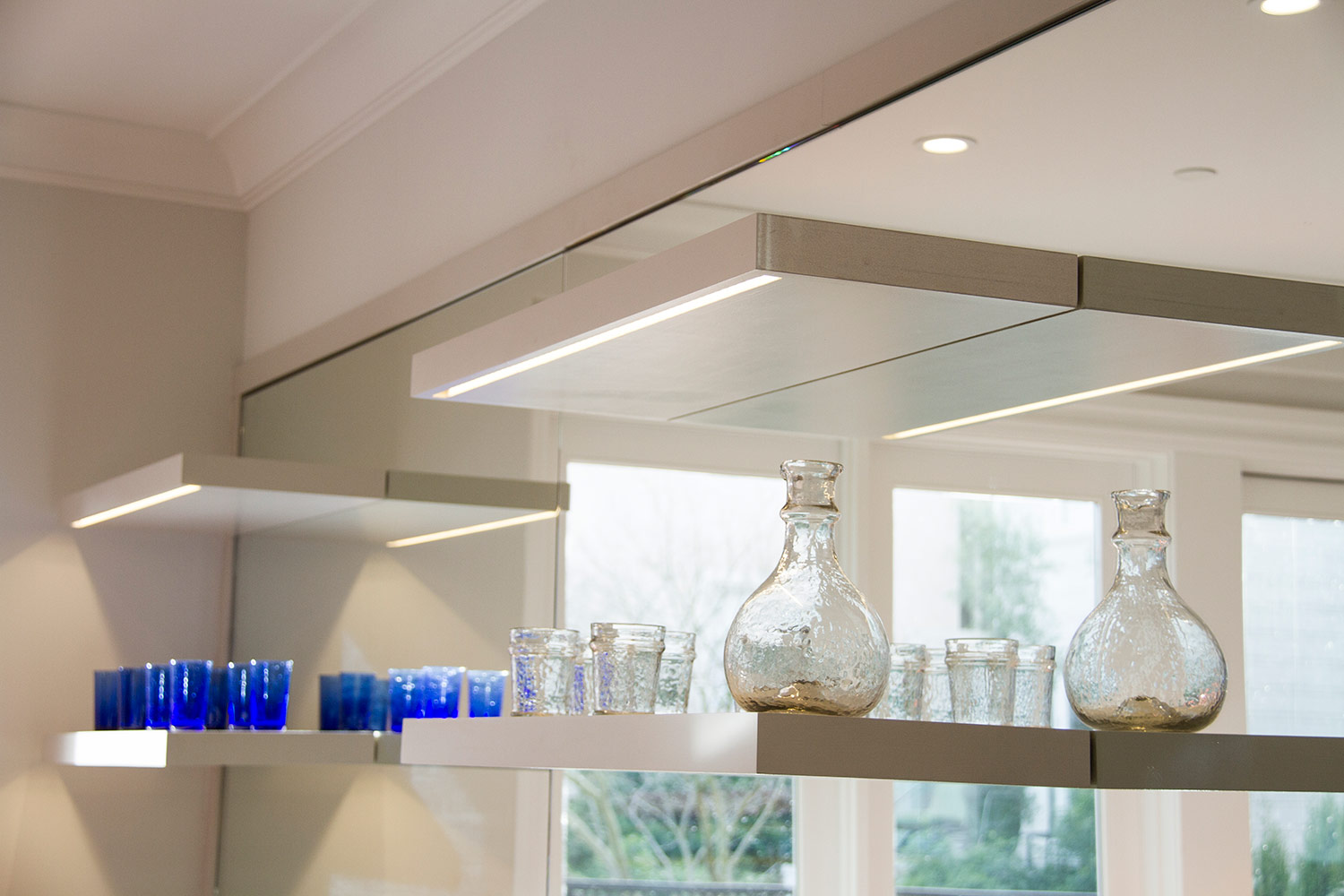 kitchen, kitchen shelving, open cabinets, detail, decor, mirror, 