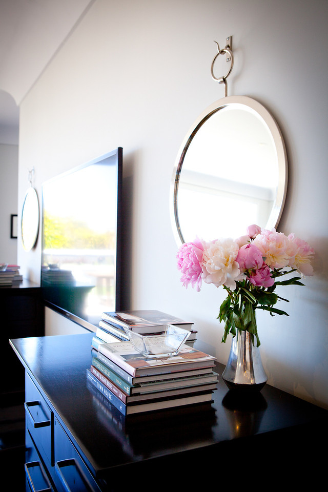 accessories, decorative, details, circle mirror, dark wood, cabinets, lighting, modern 