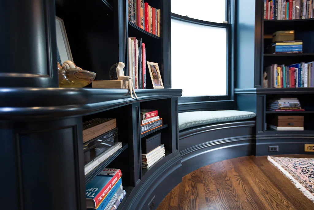 details, library, benjamin moore, classic, san francisco, dark blue cabinetry, dark blue shelving