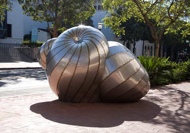 Jeff Elings Goota , 2008 Stainless steel and steel Installation view of State of the Art Gallery 2008