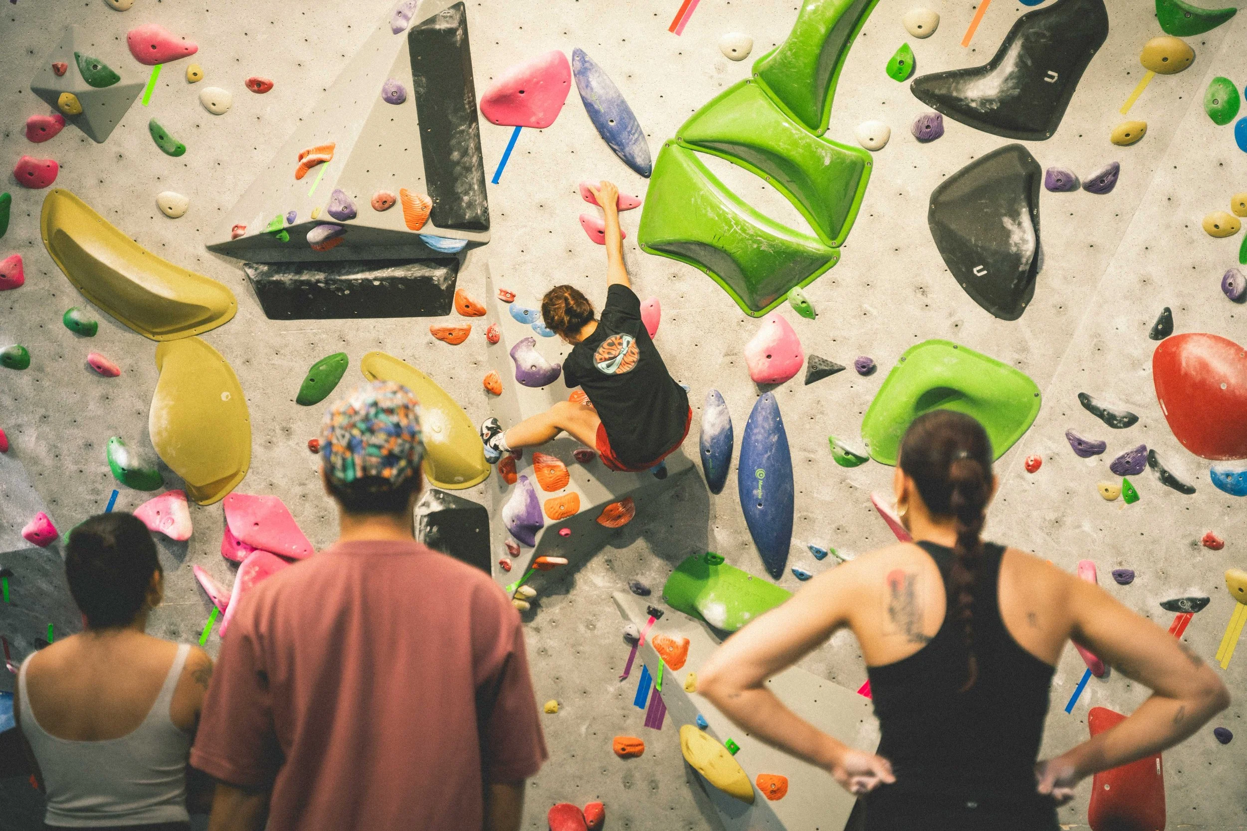 The Unspoken Benefits of Bouldering for Women's Health