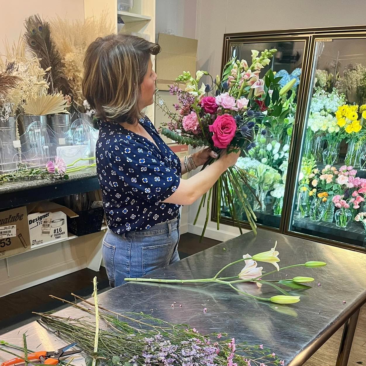 We&rsquo;re expanding our freelance design team.
If you&rsquo;re a florist with clean mechanics, boutique-level taste, and a love for the little things&mdash;let&rsquo;s talk.

We&rsquo;re looking for support 1&ndash;2 days a week at our Atlanta stud