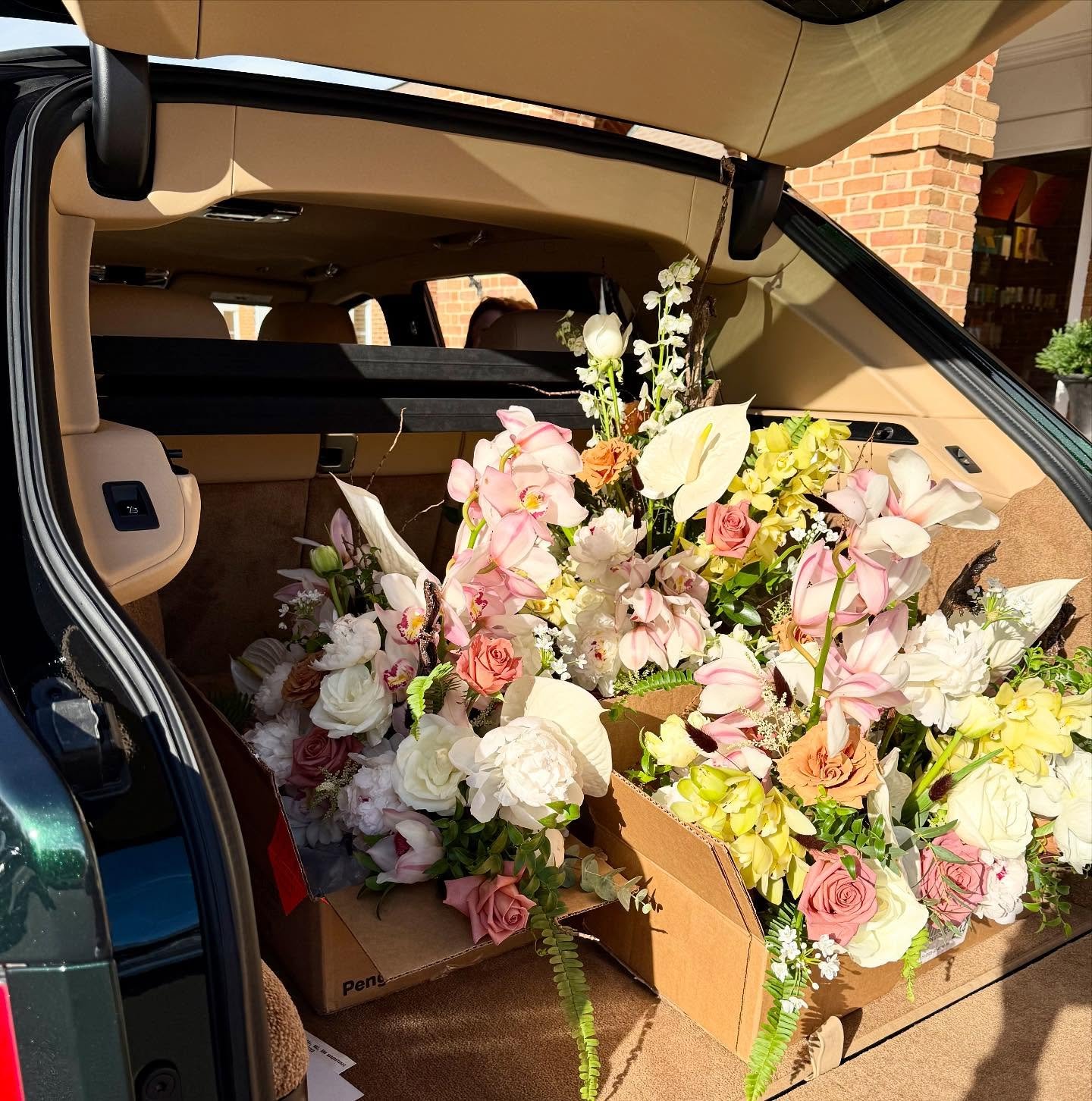 A little behind-the-scenes from today&rsquo;s delivery for a very special luxury client.
Soft tones, premium stems, and the kind of project that makes our hearts skip. 

Grateful for the trust our clients place in us for their private events across A