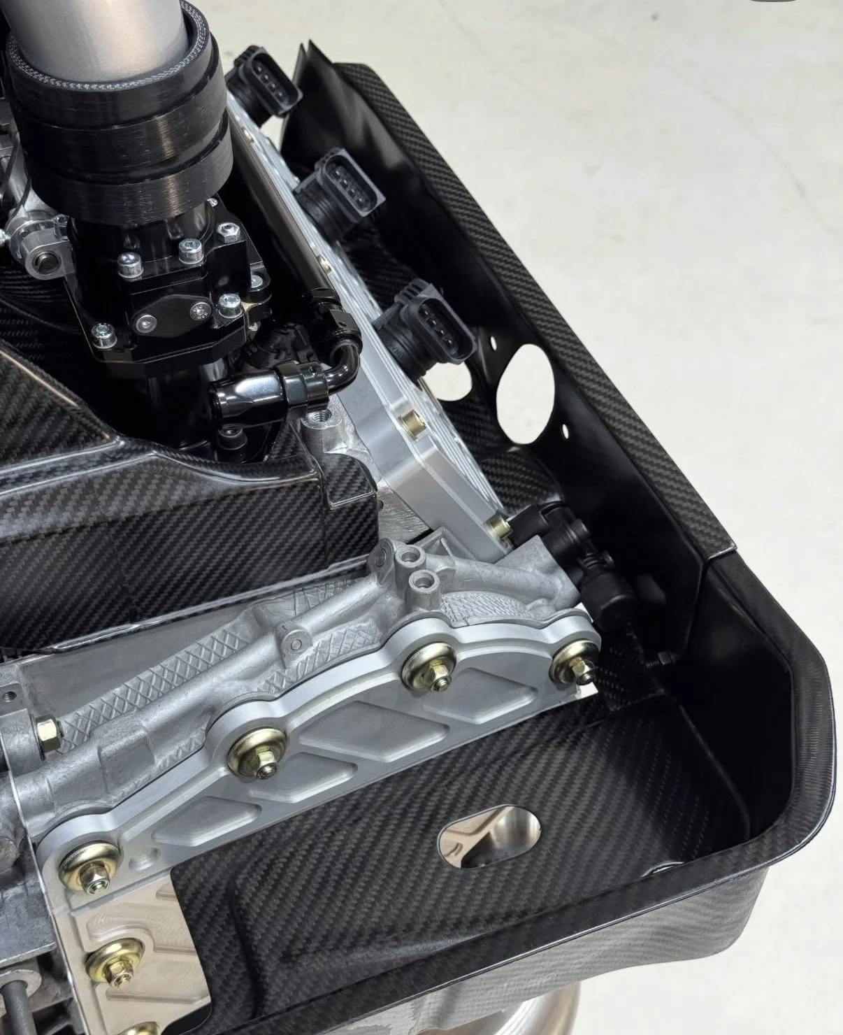Carbon Fibre / Kevlar Engine Tin Wear