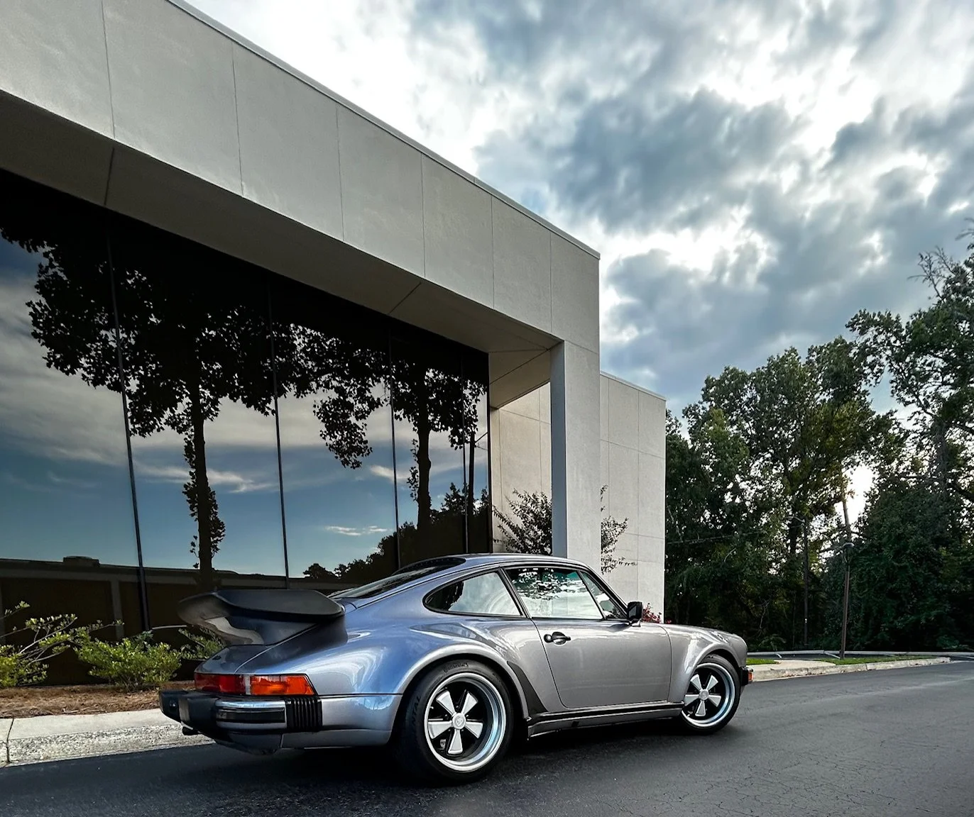 porsche 930 turbo fuchs satin classic 3.jpg