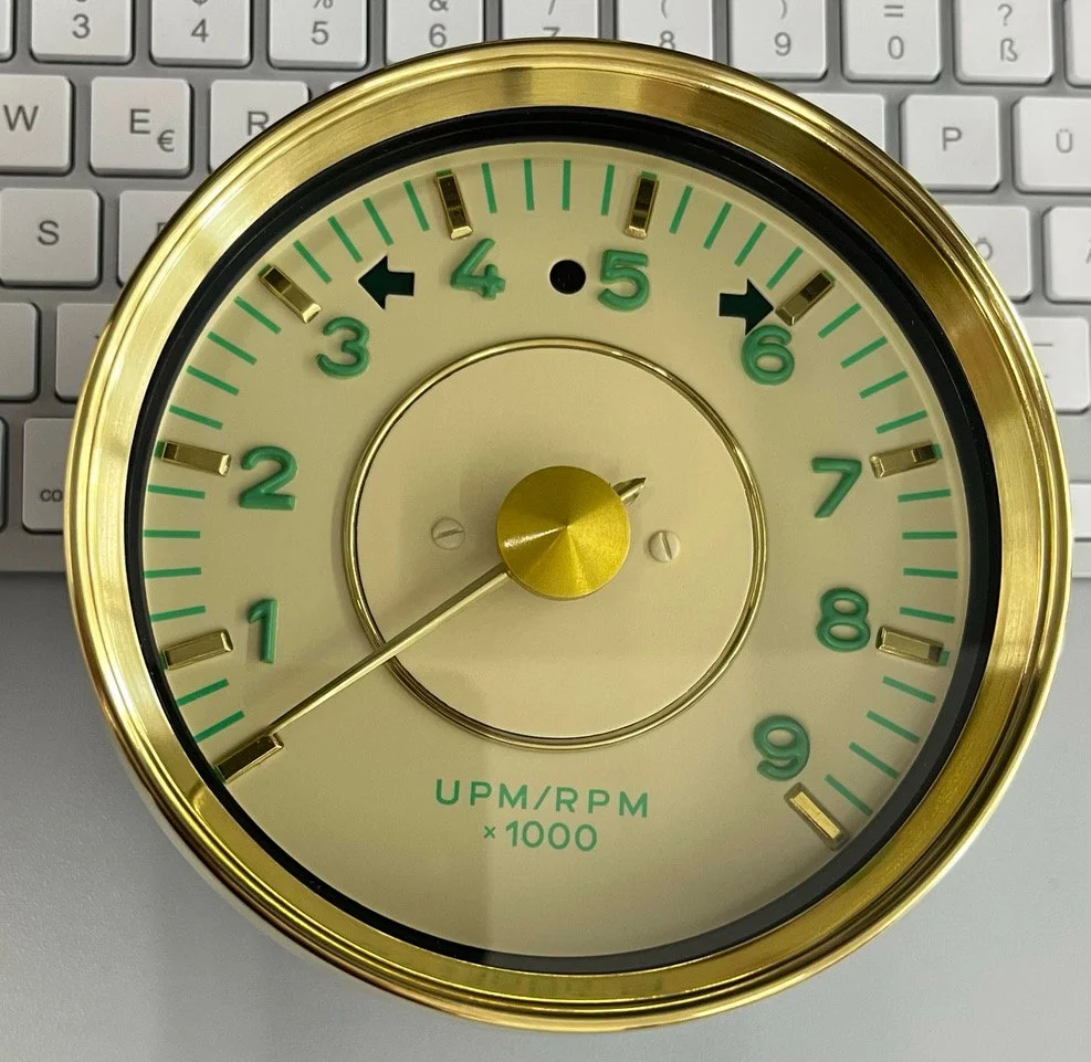 911-G-Retro-Tach-Stuttgart Classica-brass-green-finish (1).jpeg