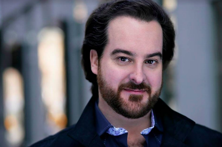 rolando sanz headshot.png