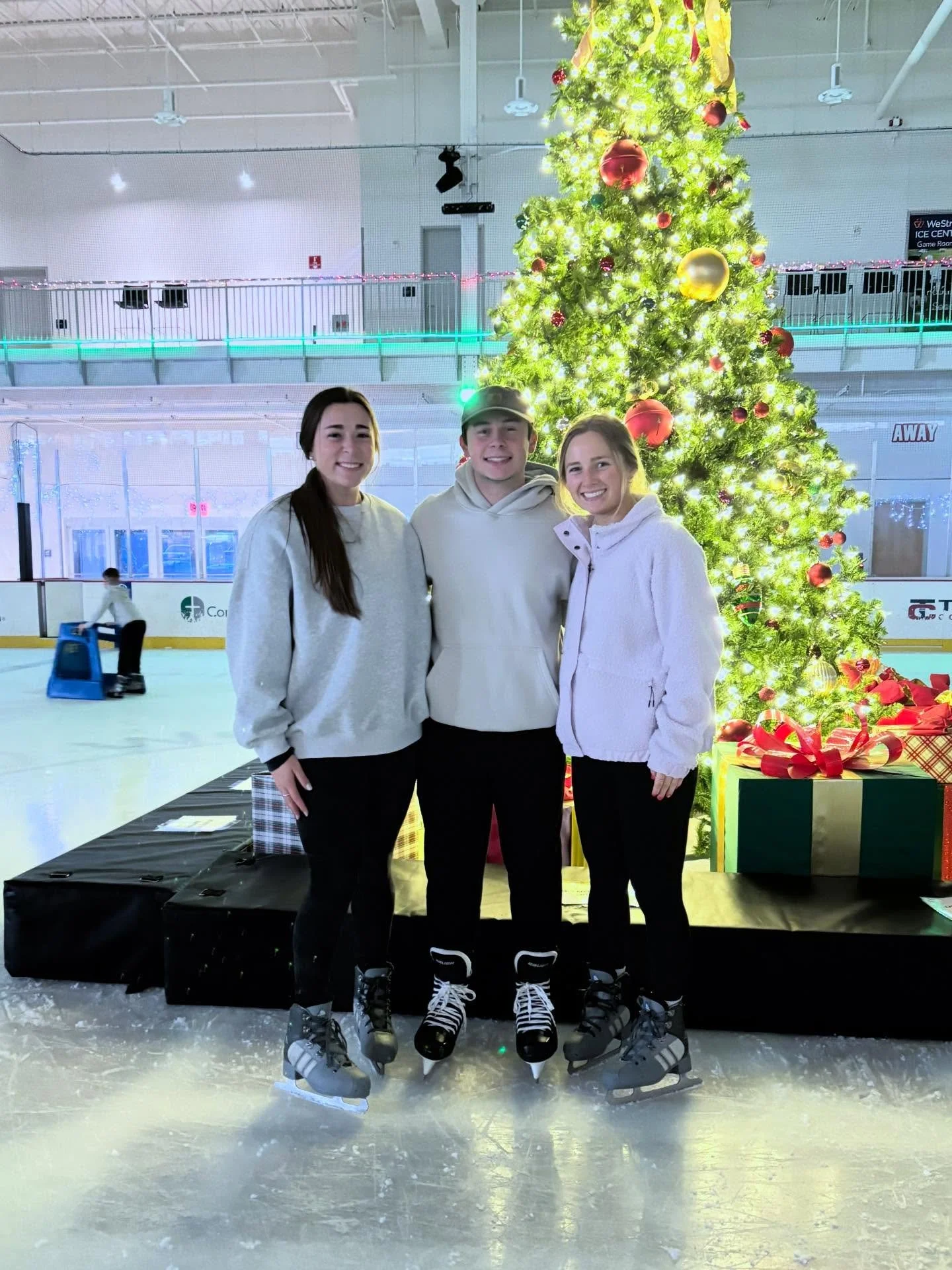 Happy New Years from your Tulsa KLIFE staff!! We hope you have had an amazing holiday season with your family and friends. 

Thank you so much for supporting Tulsa KLIFE this year! We are thankful for your generosity and prayers in taking part in the