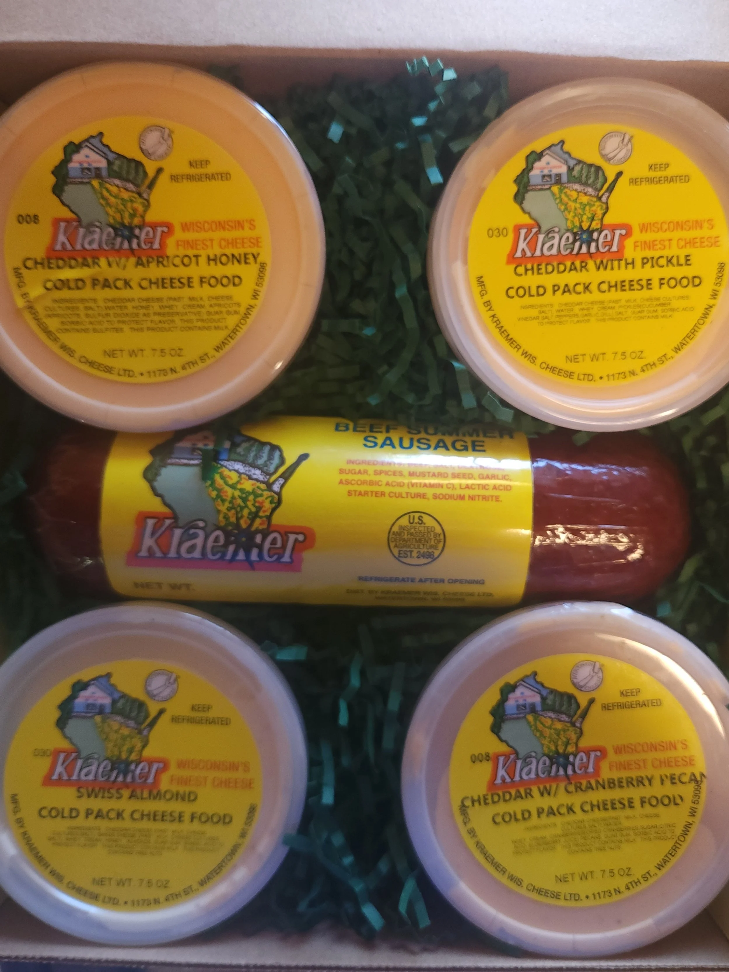 Gift Box | Four Cheese Spread and Sausage (E)