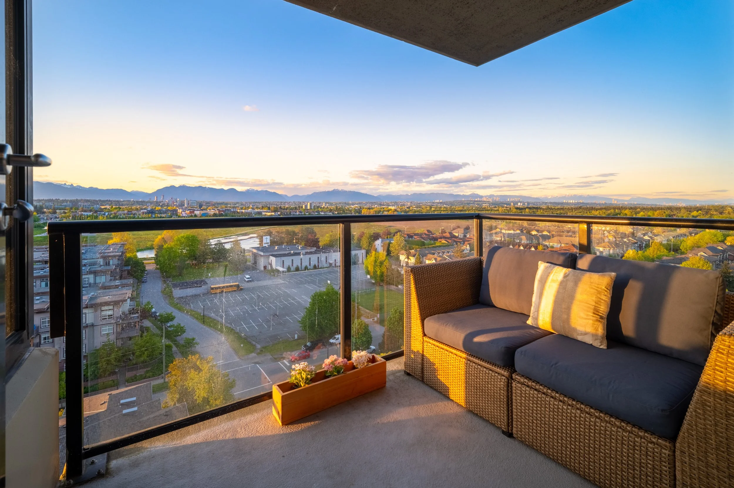 1603 - 6233 Katsura St-web-23.jpg