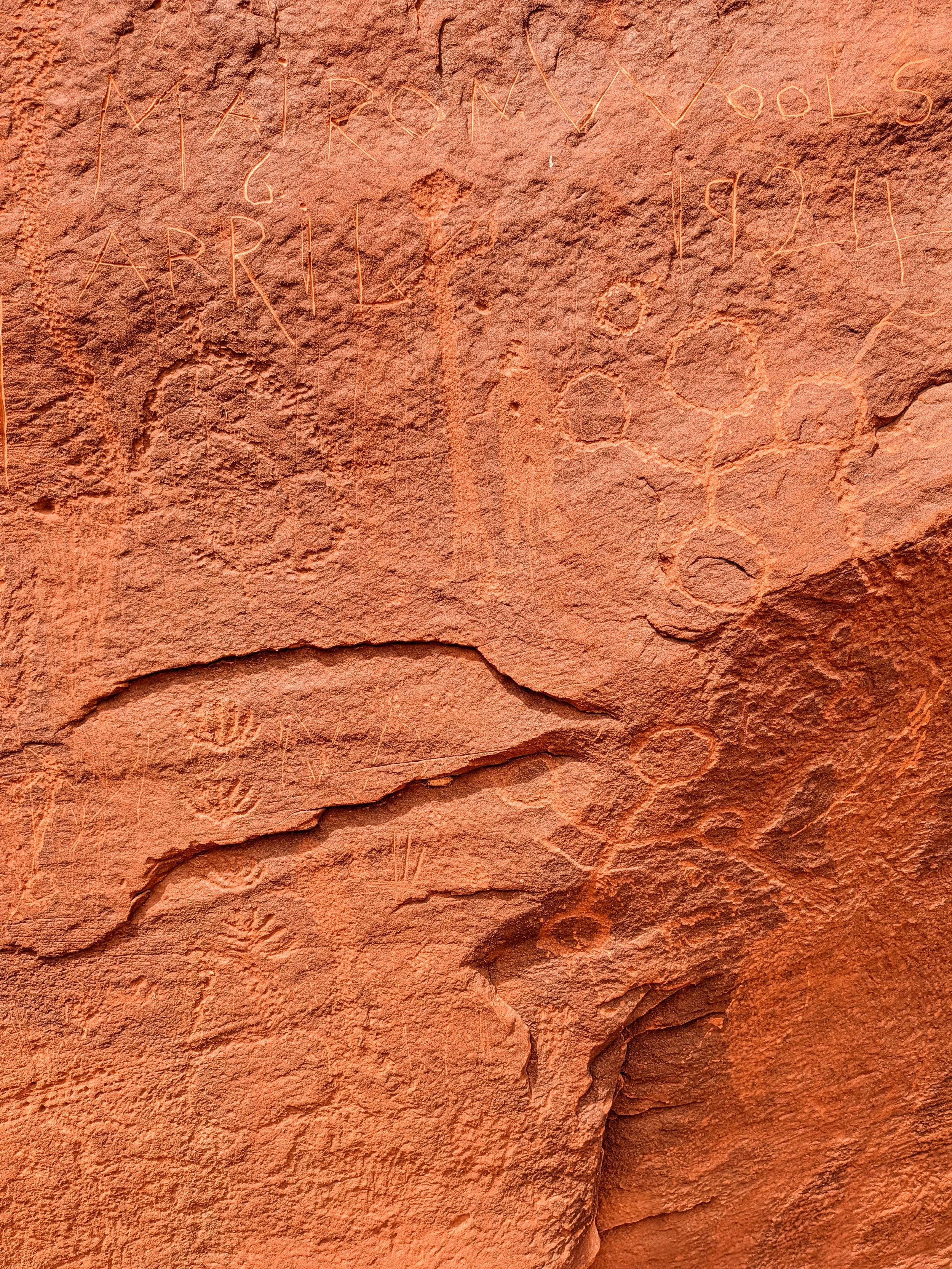 Petroglyphs along the Escalante