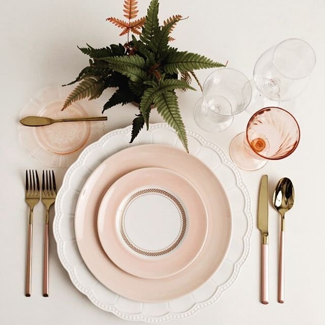 Frida Charger + Grace dinner &amp; dessert + Eleanor b&amp;b + petal &amp; gold flatware + Ginger wine = all options to choose from with The Festive Frog micro.🤸&zwj;♀️
.
We&rsquo;re adding options daily and working out all the deets. Don&rsquo;t le