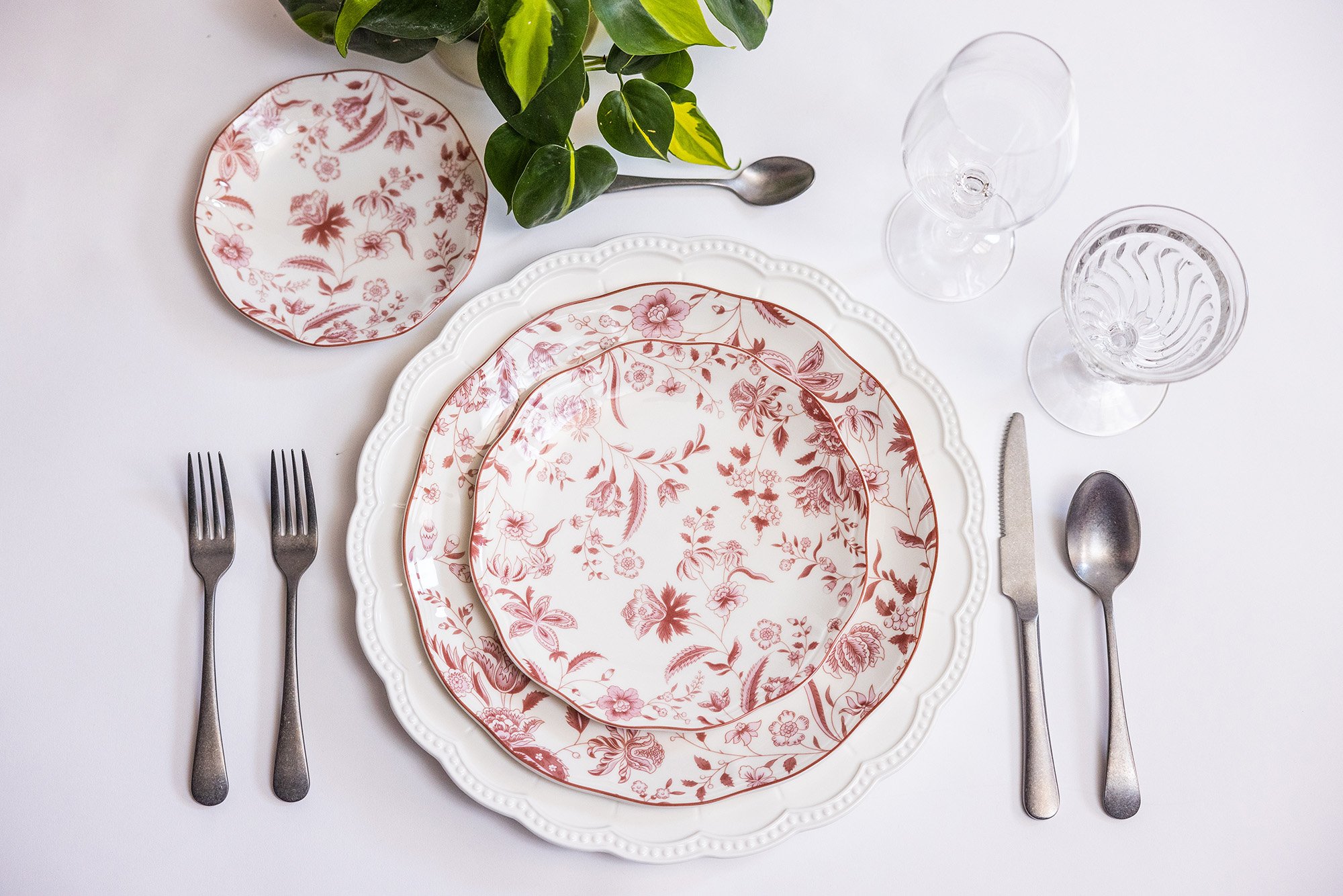 floral-dinner-plate-and-charger-wedding-rental-chicago-red.jpg