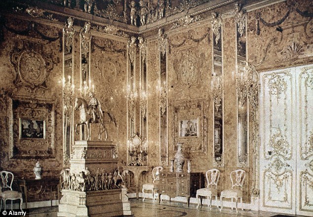 Copy of The "original" Amber Room at the Catherine Palace, prior to its disassembly in World War II