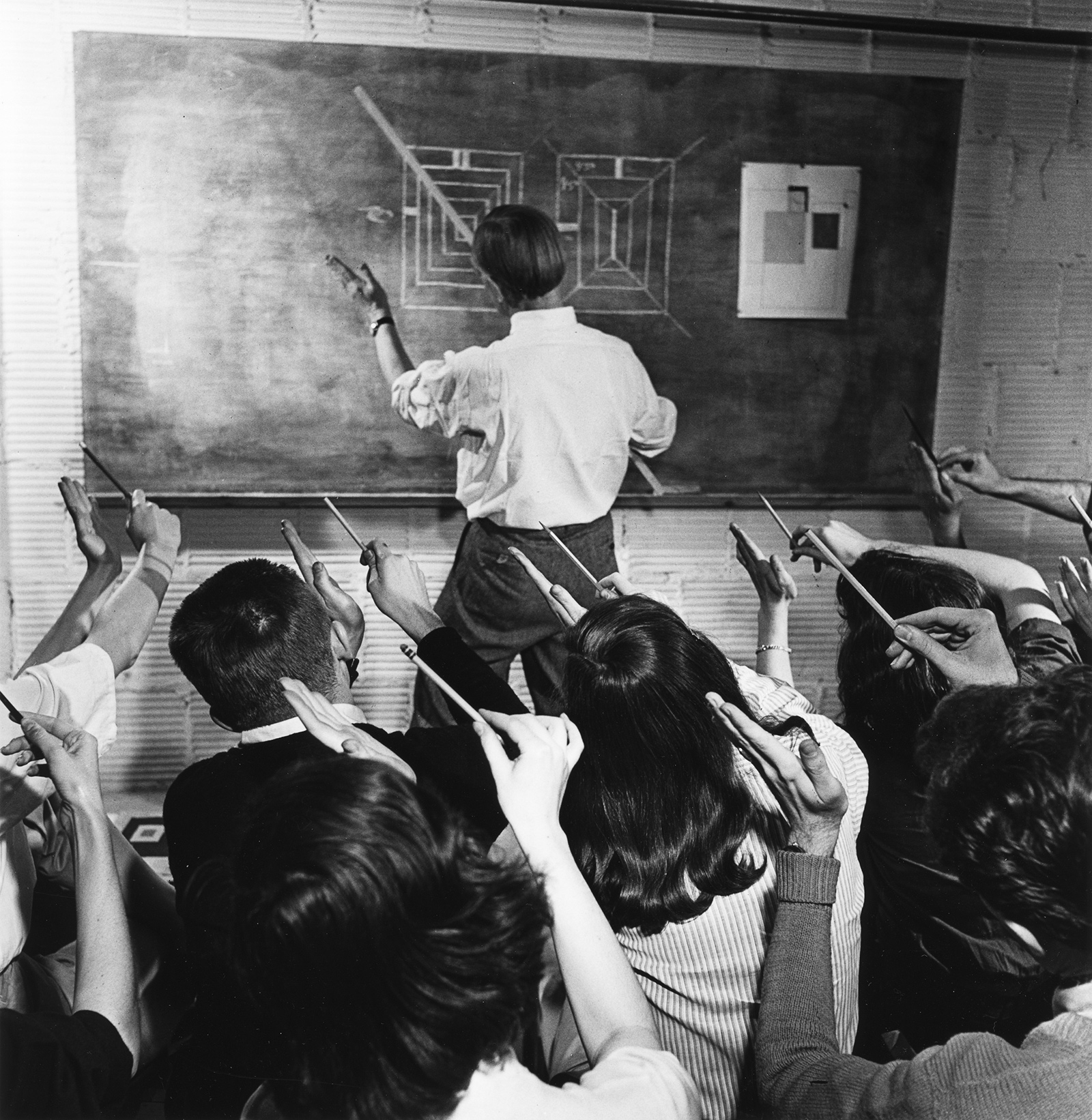 Josef Albers teaching at Black Mountain College, North Carolina, circa 1946; Genevieve Naylor/Reznikoff Artistic Partnership 