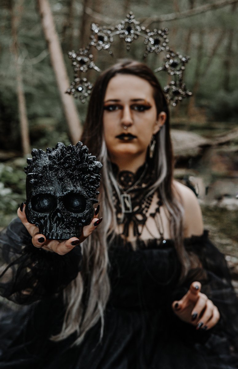 2023_Spooky_Photoshoot-Miranda-14.jpg