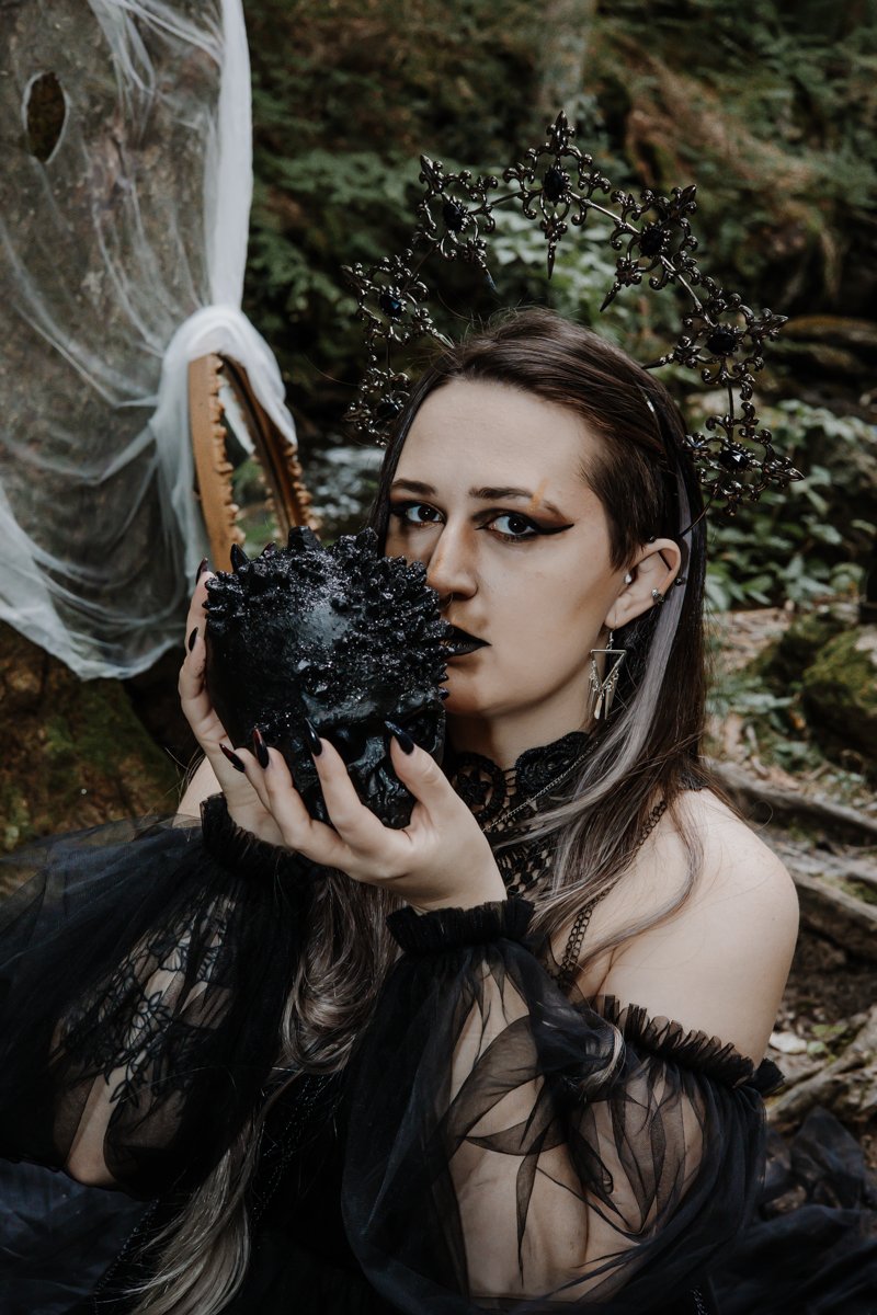 2023_Spooky_Photoshoot-Miranda-24.jpg