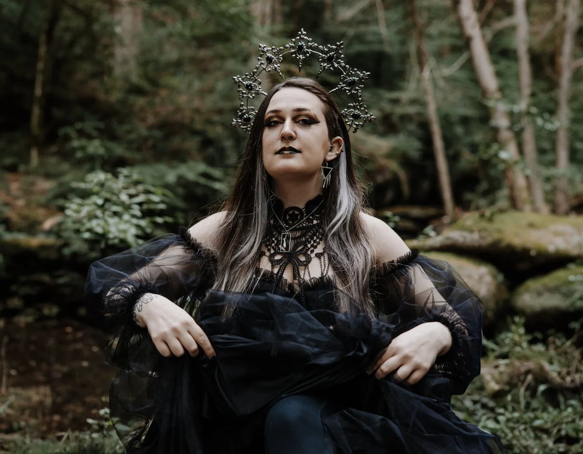 2023_Spooky_Photoshoot-Miranda-03.jpg