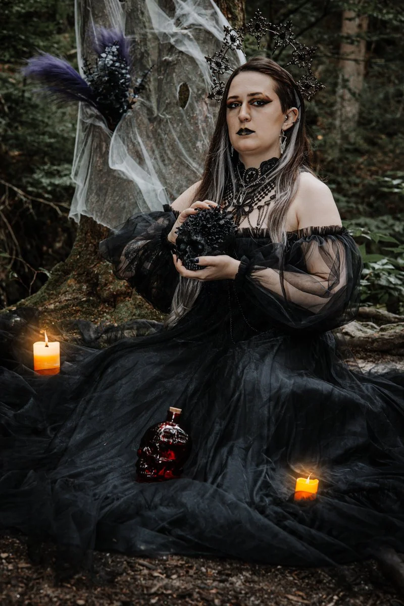 2023_Spooky_Photoshoot-Miranda-09.jpg