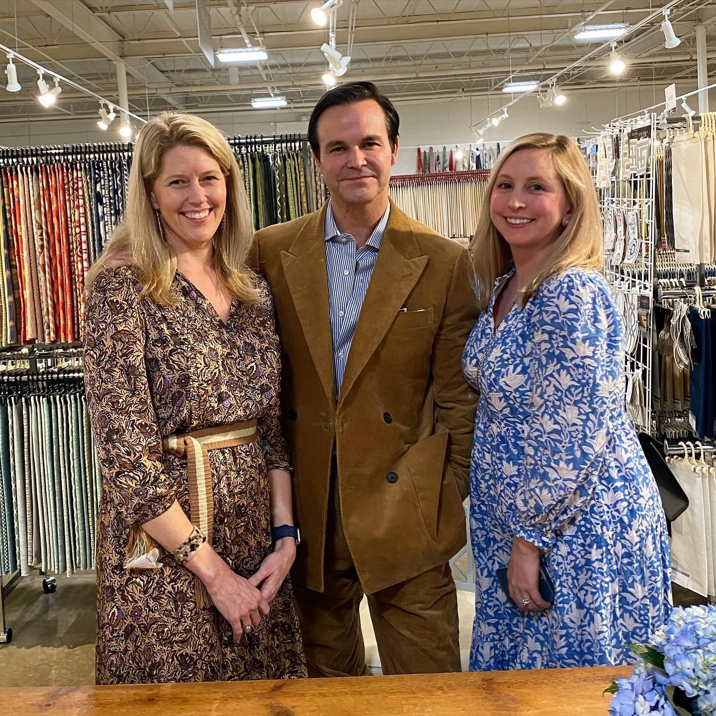 What a treat being with Mark Sikes! Fun that we share a kindred design spirit. 💙
.
.
.
.
#timelessdesign #markdsikes #classicdesign #design #decor #interiordesign #fennebresqueinteriors