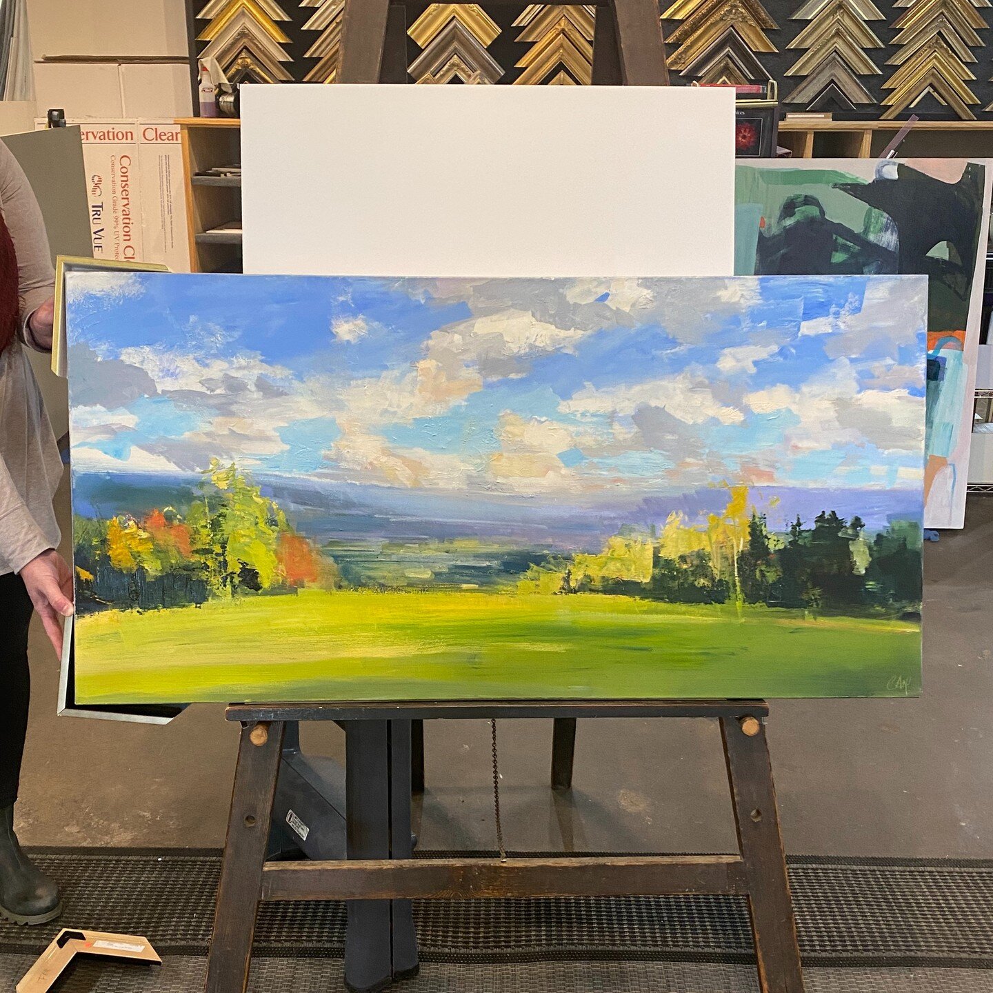 Busy morning at the framers! Excited to see this oil painting framed and in our client's home. 🖼🔨
.
.
.
.
.
.
#interiordesign #art #design #decor #cltinteriors #landscapepainting #fennebresqueinteriors #customframing