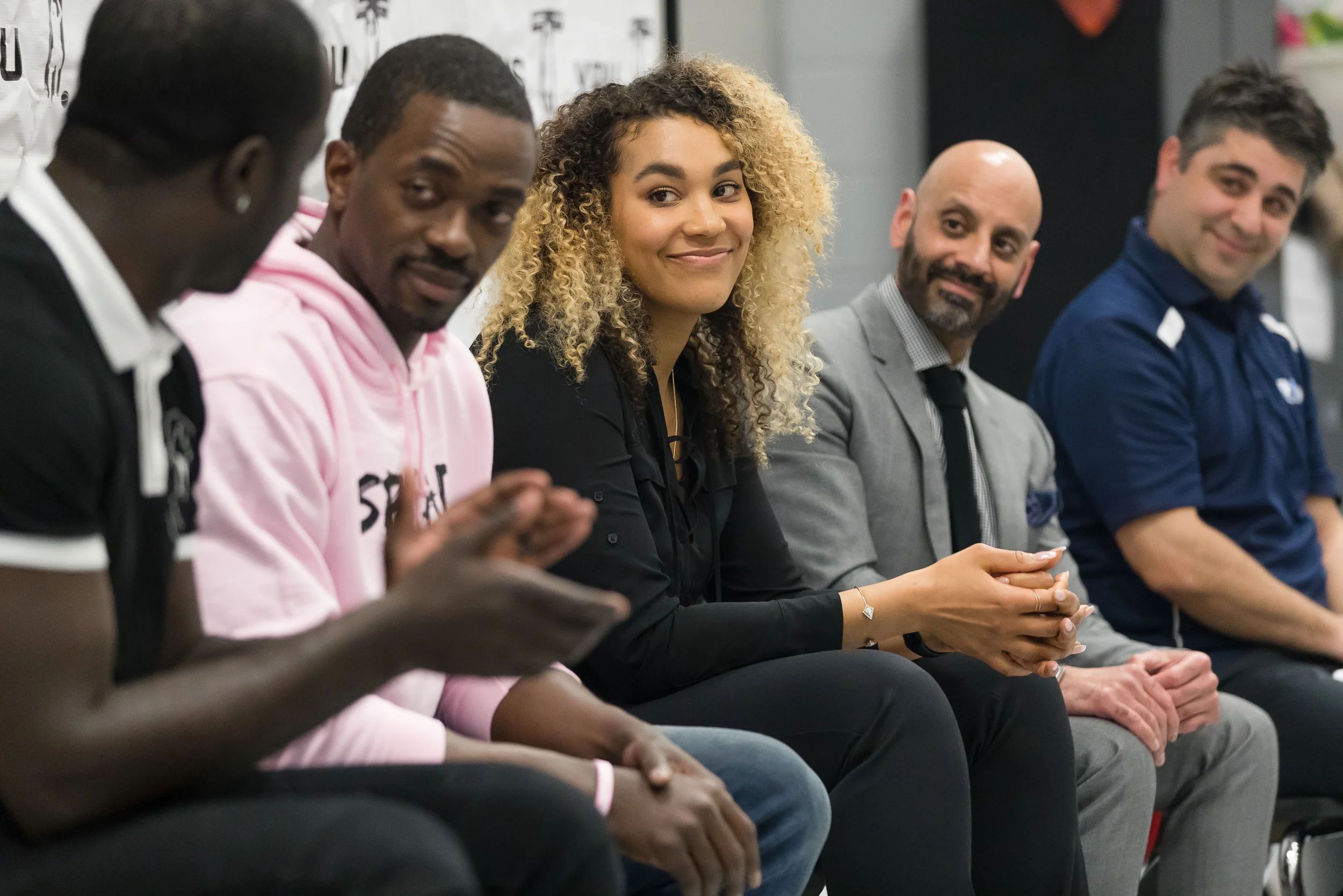 Charlie Lindsay (@donchaleone)